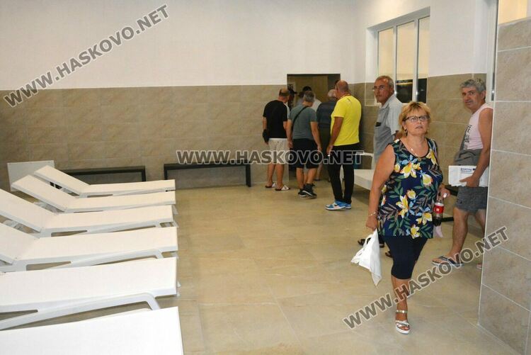 Откриха обновената обществена баня в Минерални бани