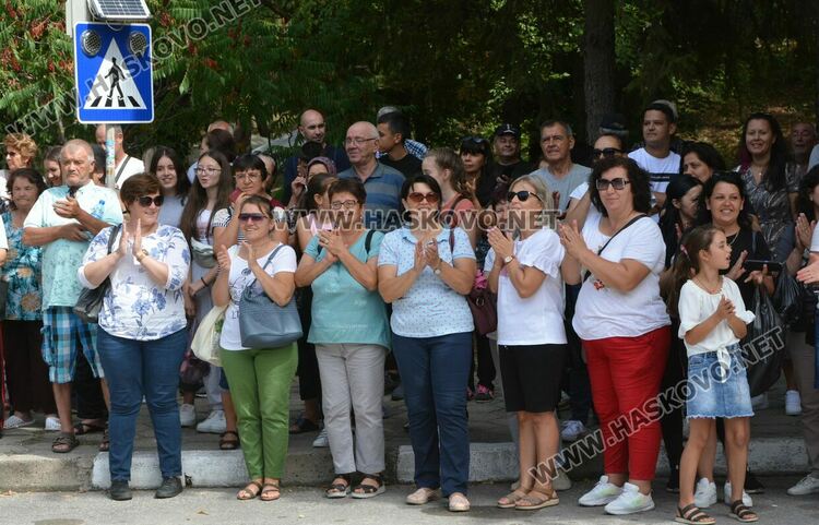 Откриха обновената обществена баня в Минерални бани