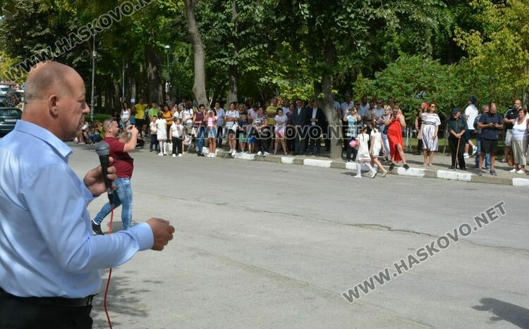Откриха обновената обществена баня в Минерални бани