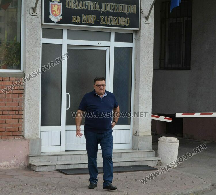 Задържаха клошари за пожарите в двете къщи и тютюневия склад в Хасково