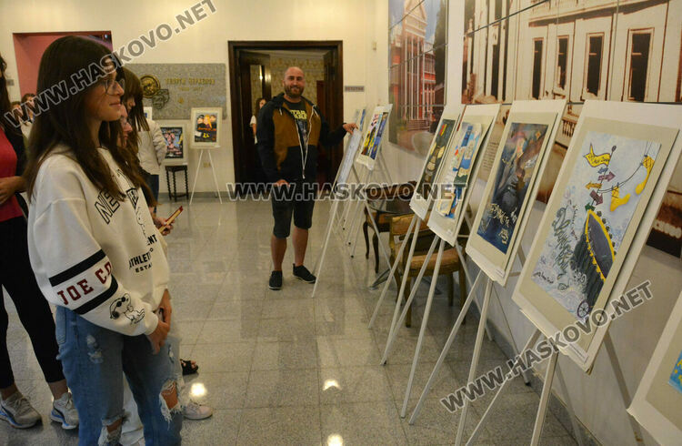 3 млади художнички от „Колорит” със златни билети от театъра