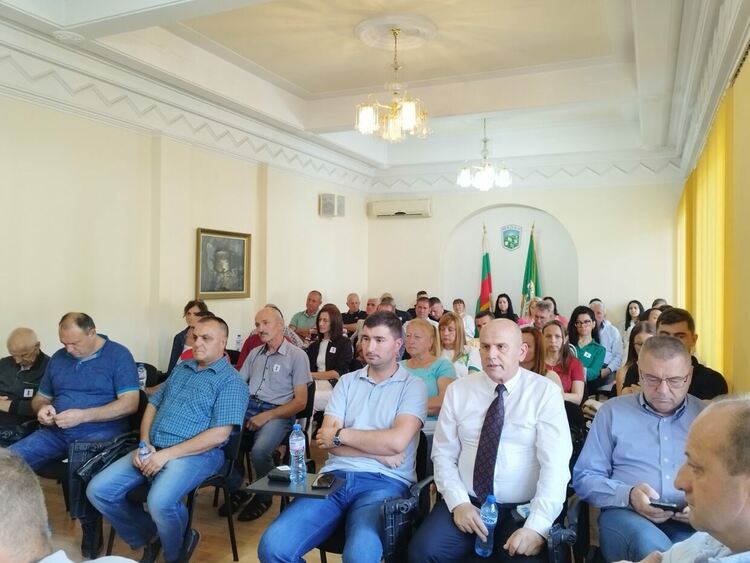 Хайри Садъков и представители на местната власт от ДПС обсъдиха план за преодоляване на кризата в региона
