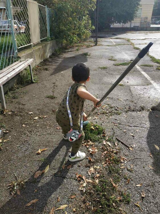 Ученици и учители от X ОУ „Алеко Константинов“, ГПЧЕ „Симеон Радев“ и ПГТЕ „Христо Ботев“ също взеха участие в кампанията „Да изчистим България заедно“