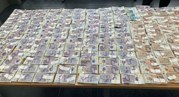 Недекларирана валута за над 1,6 млн. лв. разкриха митничарите за две денонощия