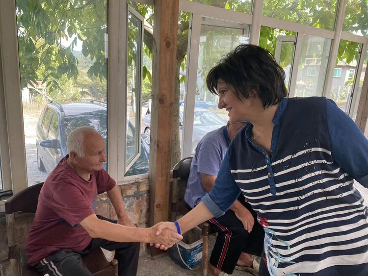 Цвета Караянчева: Ефектът от „Промяната“ - празни приказки и празни хладилници