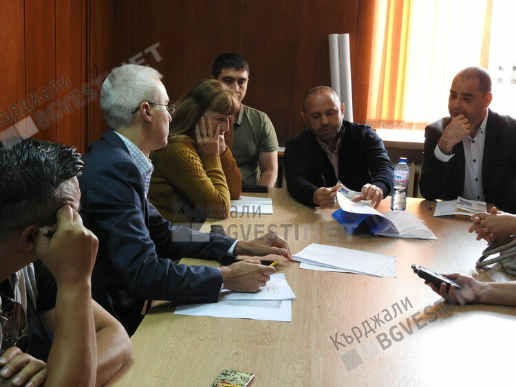 Обсъждането