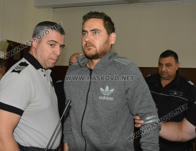 Тодор Бойчев запалил сградите под афект и алкохол, забранили му да доближава родителите си