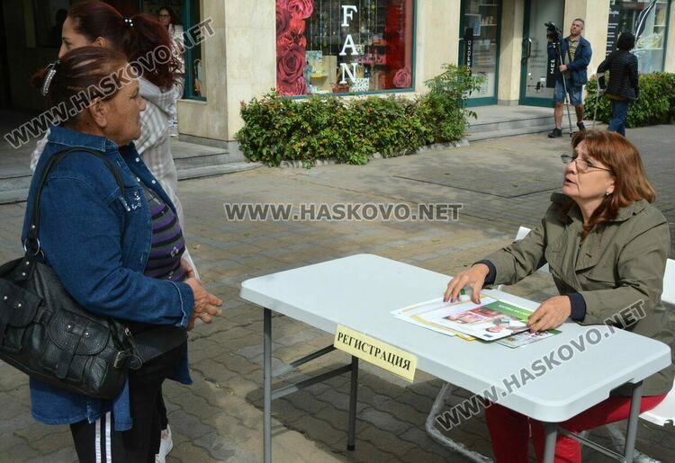 Работодатели и търсещи работа се срещнаха лице в лице