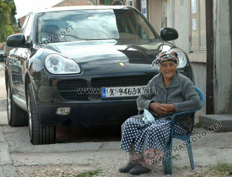 Полицаи завардиха „Република“, проверяват и за купуване на гласове