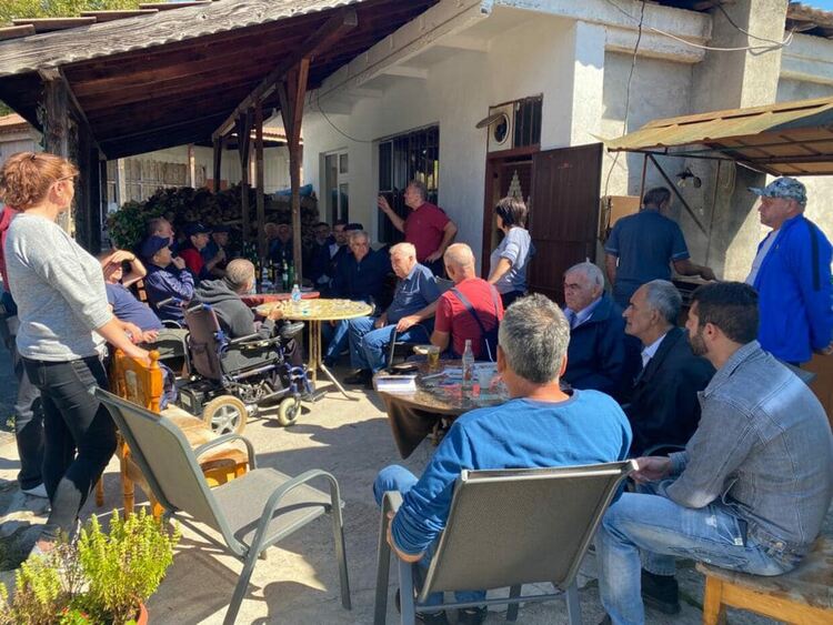 В  Ардинско не вярват на партийни пришълци, по джоба си съдят за дереджето на държавата 