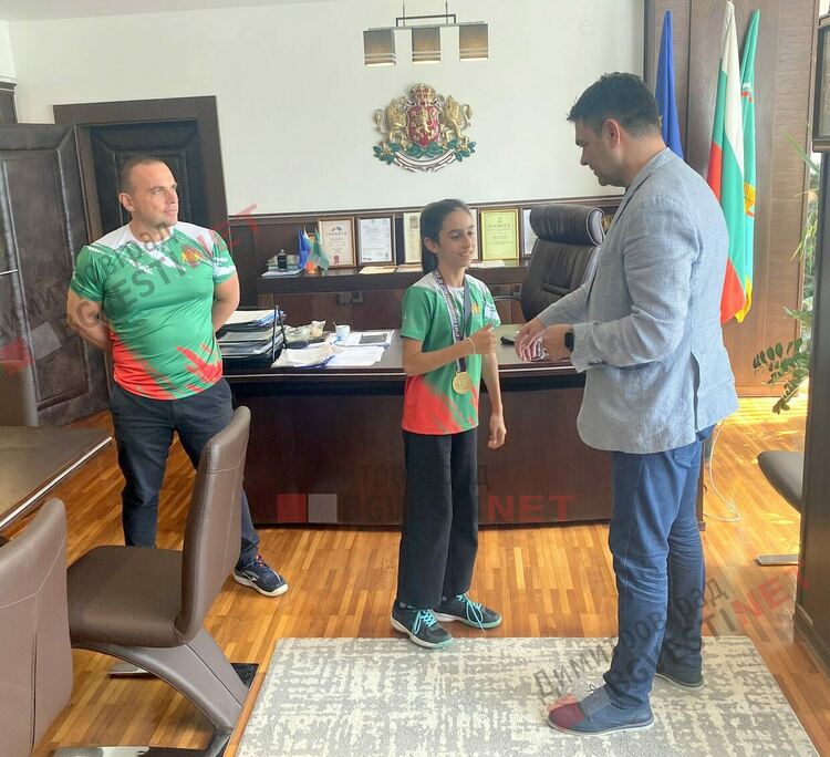 11-годишната балканска шампионка по джу-джицу Ивайла Димитрова се завърна в Димитровград