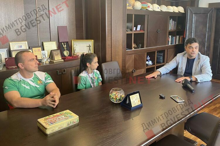 11-годишната балканска шампионка по джу-джицу Ивайла Димитрова се завърна в Димитровград