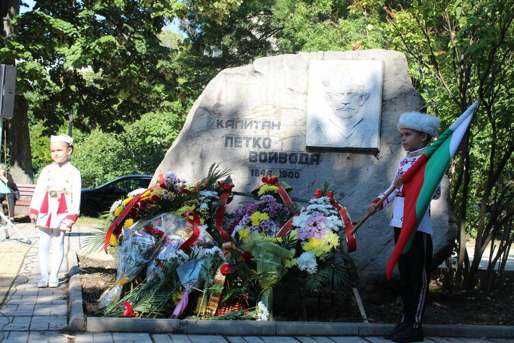 Тържествено в Димитровград честваха Независимостта на България