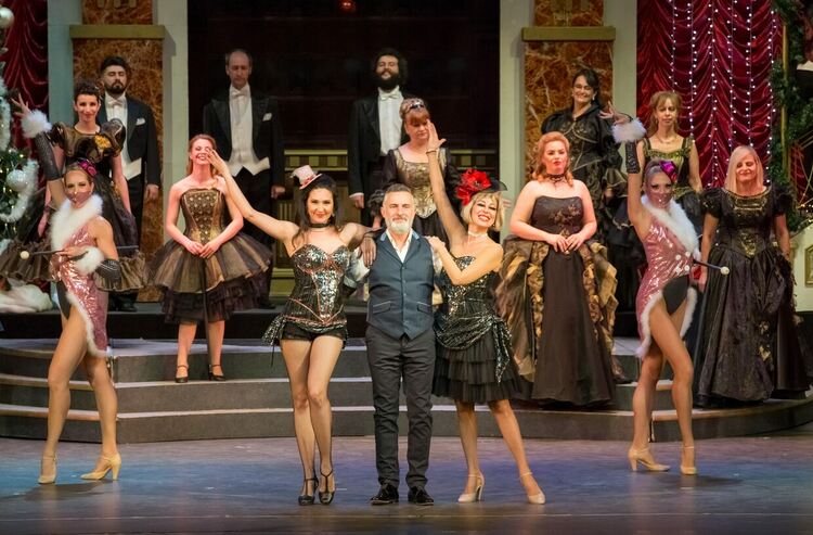 Националният музикален театър гостува в Хасково с новия си спектакъл „Grand cancan-Великата опера“