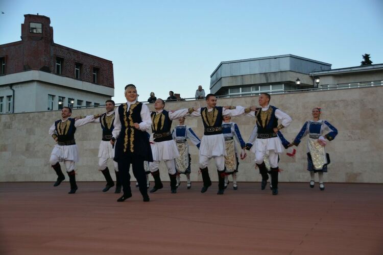 Асеновград отбеляза Деня на независимостта с концерт на Николина Чакърдъкова 