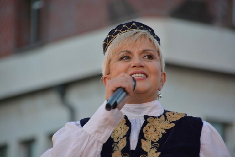 Асеновград отбеляза Деня на независимостта с концерт на Николина Чакърдъкова 