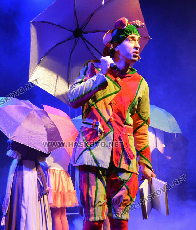  „Сцената – Копнежа на мечтата“ събра театрални и музикални фенове заедно