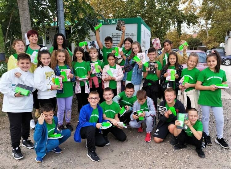 Добороволци събраха и предадоха 2 т. хартия и пластмаса за рециклиране