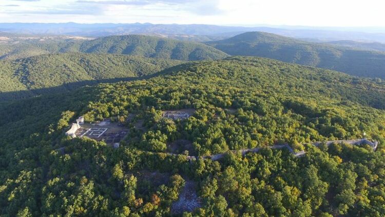  Дюкян с две пещи от ХІV век откриха археолозите на Лютица 
