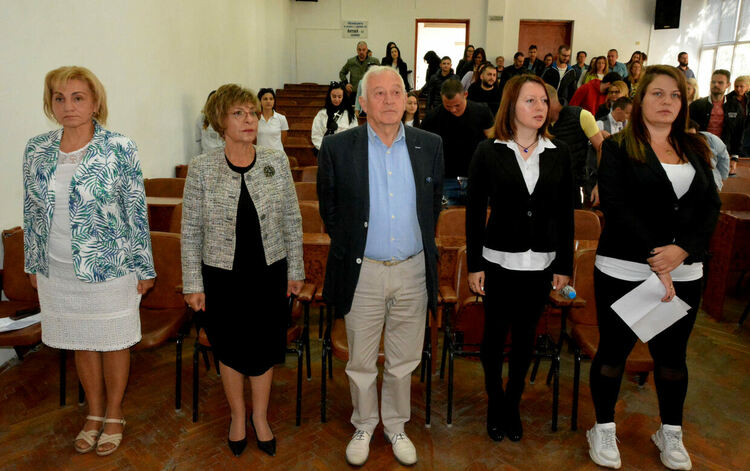 С интерактивна класна стая и прием, изпълнен на 100 процента, Центърът на УНСС в Хасково откри академичната година