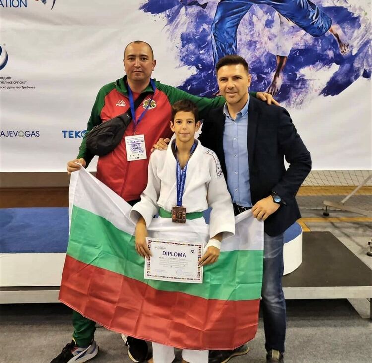 Владимир Тодоров носи златен медал от Балканиадата за България и Хасково