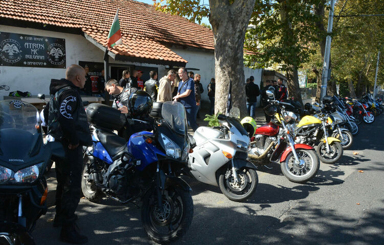 Мотошествие в памет на загиналите мотористи в Хасково