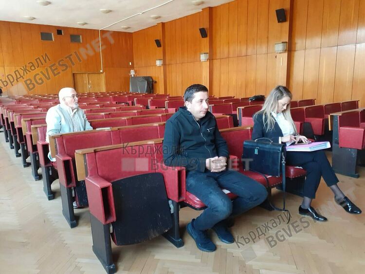 Отложиха отново делото срещу Лютви Местан за катастрофата при Загорско, в която загина дете