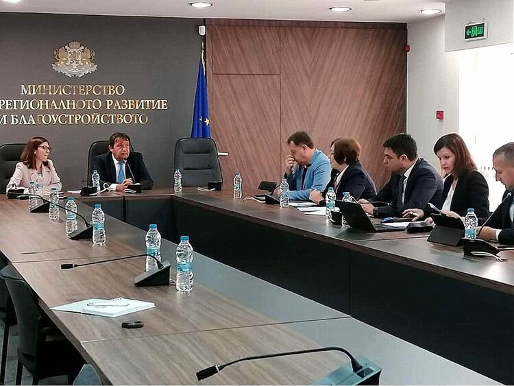 След месец се очаква старта на новата програма за саниране, първите ще получат 100% финансиране