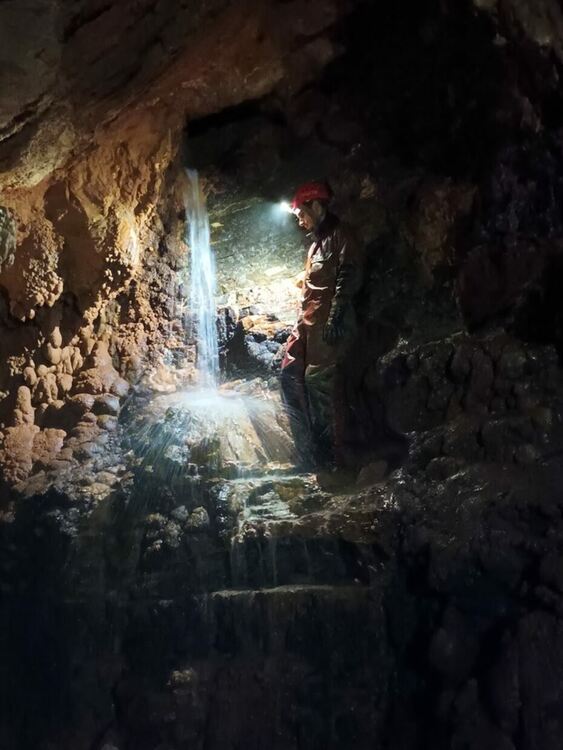 Сн.: Пещерен клуб "Под Ръбъ"