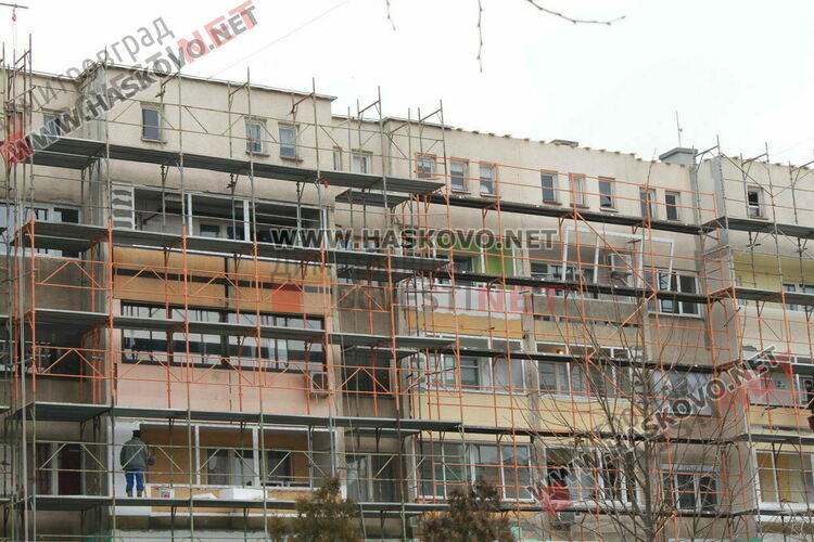 След месец се очаква старта на новата програма за саниране, първите ще получат 100% финансиране