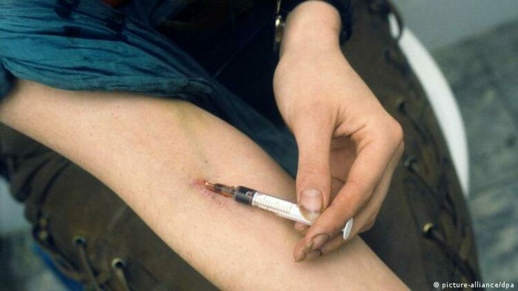 Набират младежи за борба с разпространението на наркотици в региона