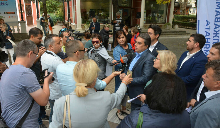 Асен Василев: Най-добрият измерител, че преходът у нас е свършил е, когато българите в България не искат да емигрират