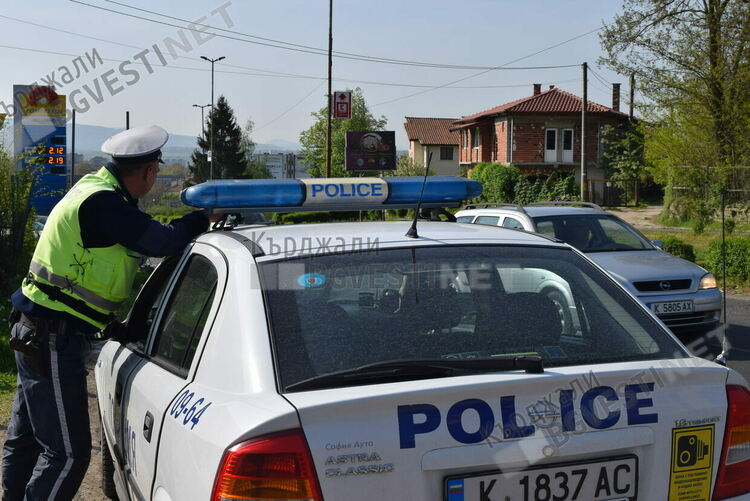 Специализирана операция на полицията в областта, за два часа глобяват 25 шофьори