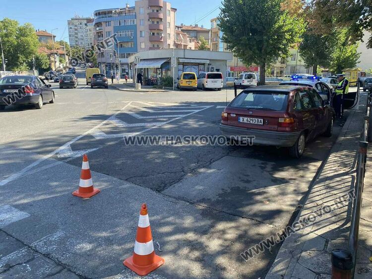 Водач на Опел блъсна пешеходка до Зеленчуковия пазар