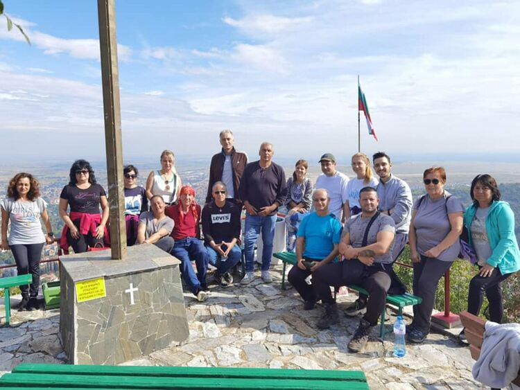 Повече от 20 души се включиха в похода за Деня на туризма 