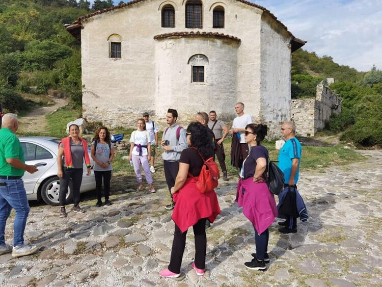 Повече от 20 души се включиха в похода за Деня на туризма 