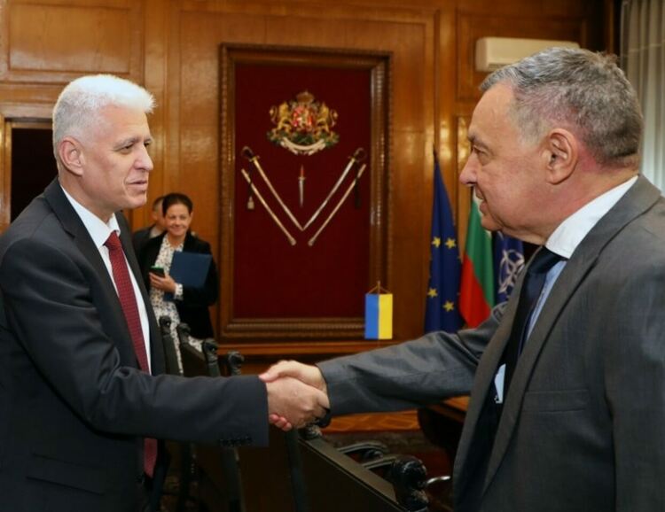 Официално: За втори път сме отказали оръжия на Украйна