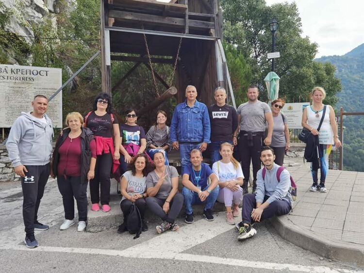 Повече от 20 души се включиха в похода за Деня на туризма 