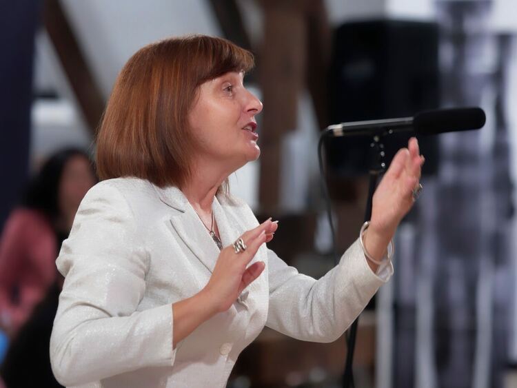 С песните на поколенията: 45 години хор "Орфей"