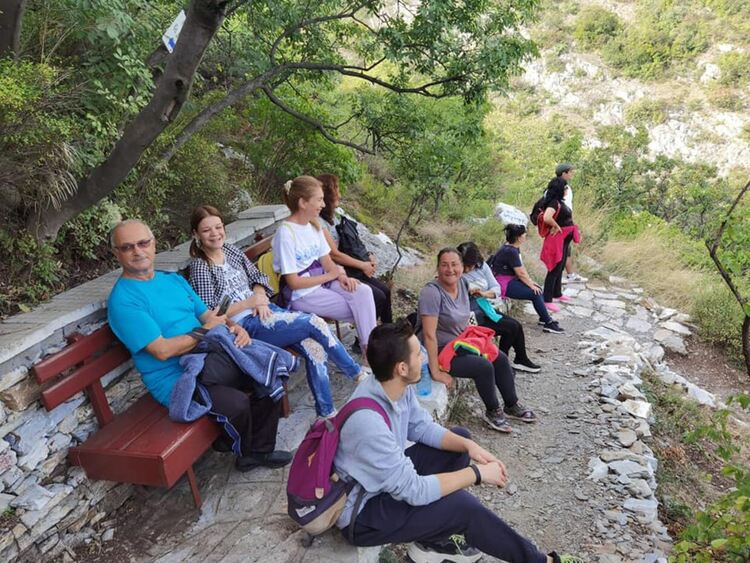 Повече от 20 души се включиха в похода за Деня на туризма 