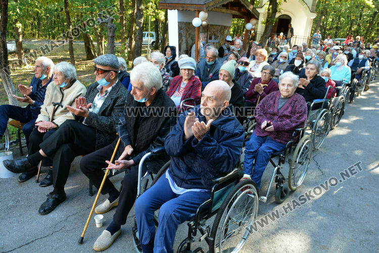 Празник в Старческия дом за Световния ден на възрастните