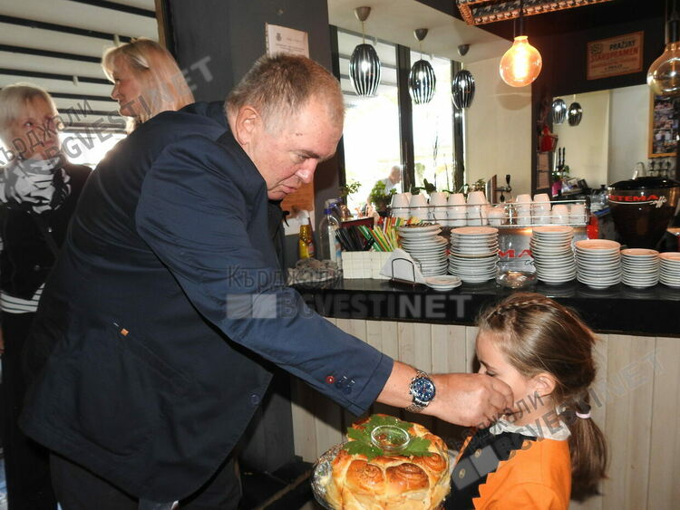 Проф.д-р Георги Михайлов пред интелектуалците на Кърджали: БСП има десет мерки за зима без лишения!