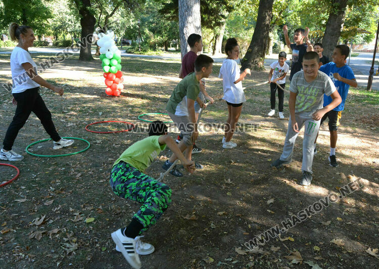 Училище &bdquo;Кирил и Методий&ldquo; отбеляза Европейския ден на спорта