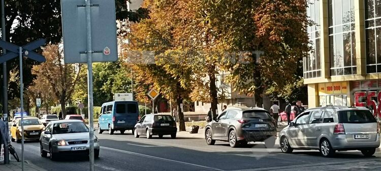 41-годишна кърджалийка в болница, блъсна я камион на "Беломорски"