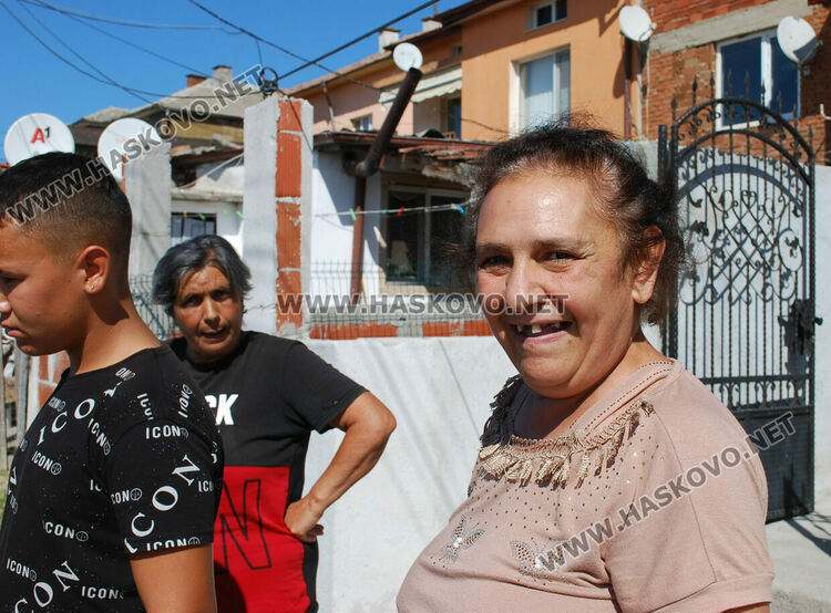 Четирима задържани за купуване на гласове и двама за незаконно пребиваване