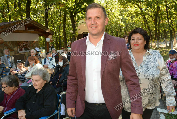 Празник в Старческия дом за Световния ден на възрастните