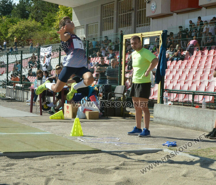 Над 330 деца се включиха в турнир по лека атлетика в Хасково