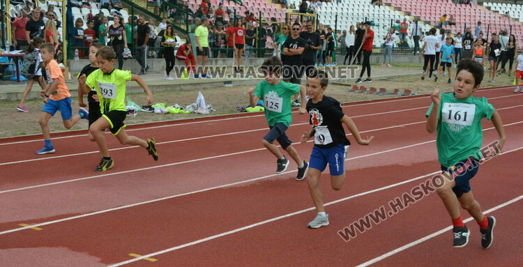 Над 330 деца се включиха в турнир по лека атлетика в Хасково