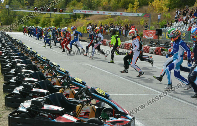 230 пилоти в 24-часово състезание на картинг пистата в Хасково