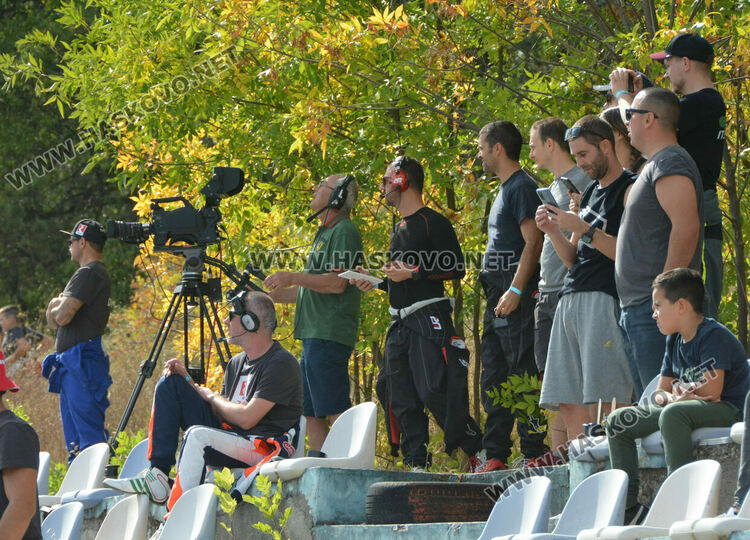 230 пилоти в 24-часово състезание на картинг пистата в Хасково